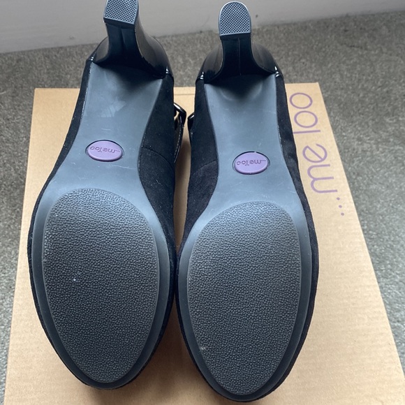 Me too LizbethII size 8.5 platform heels.   EUC - Picture 10 of 10